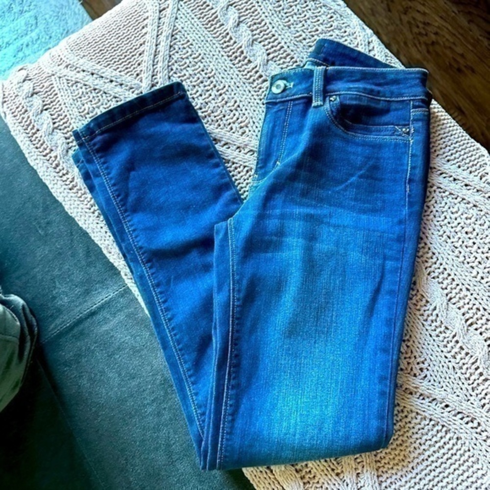 NWOT White House Black Market Skinny Slim Leg Jeans